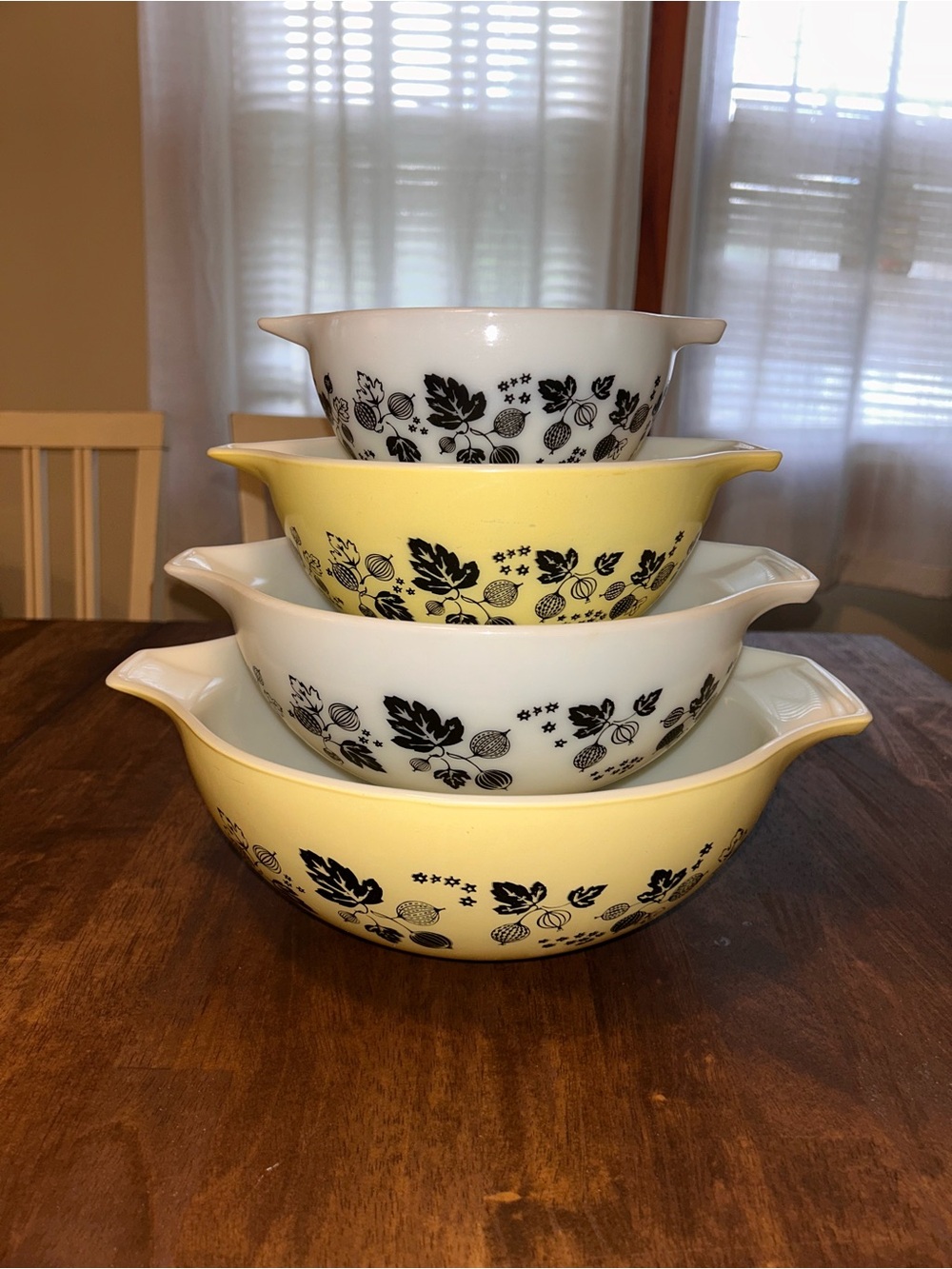 Vintage Pyrex Gooseberry Cinderella Nesting Mixing Bowl Set